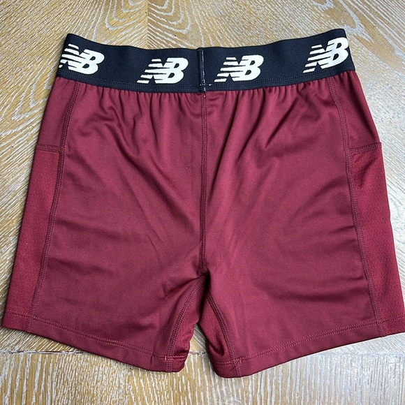 NEW BALANCE Burgendy Base Layer Short M - Picture 6 of 7